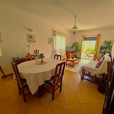 Arrifana Beach- T2 Sun & Surf Flat * Aljezur