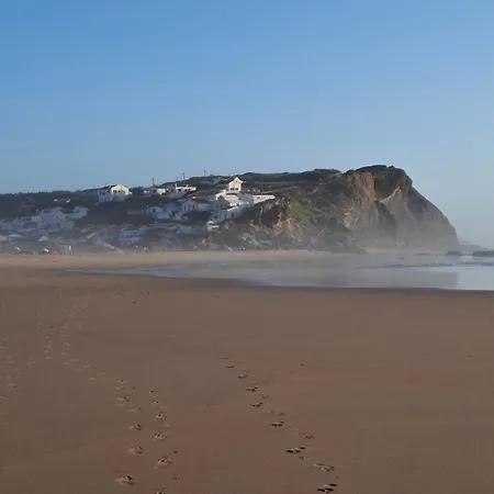 Arrifana Beach- T2 Sun & Surf Flat